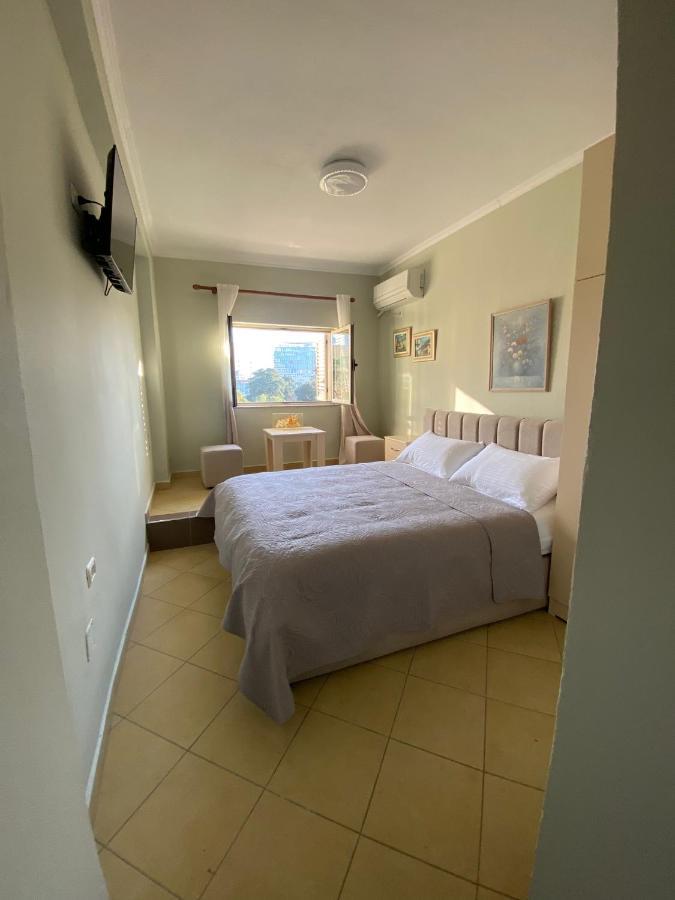 Central Park Rooms Тирана Екстер'єр фото